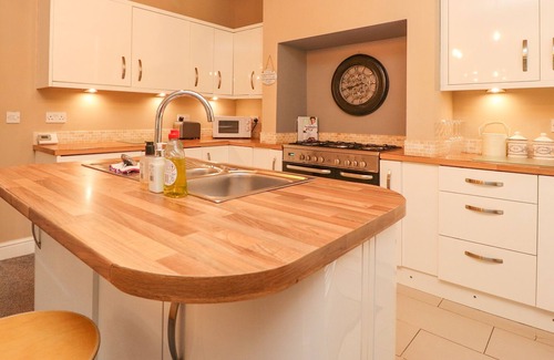 Clitheroe Cottage | 21 WEST VIEW, family friendly, character holiday cottage in Clitheroe