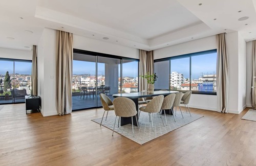 Limassol Apartment | 210 m² Apartment ∙ 4 bedrooms ∙ 10 guests