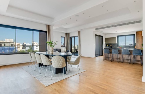Limassol Apartment | 210 m² Apartment ∙ 4 bedrooms ∙ 10 guests