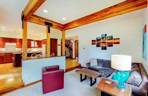 Alyeska House | 210 m² House ∙ 3 bedrooms ∙ 8 guests