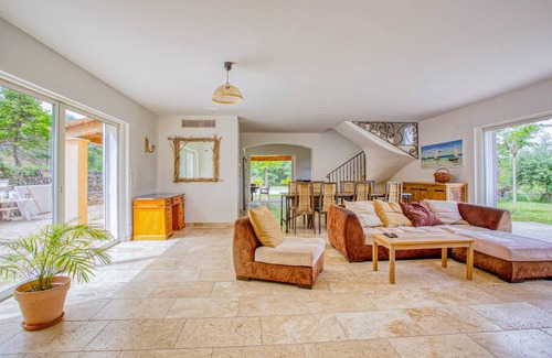 Fayence House | 210 m² House ∙ 5 bedrooms ∙ 10 guests