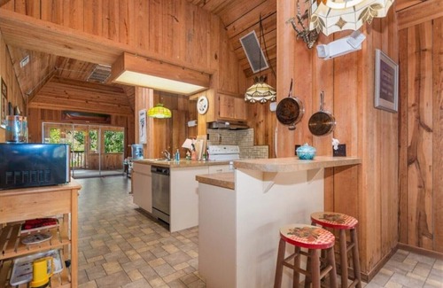 Florida Gulf Coast House | 210 Wheeler - Awesome Home - 4 beds/4 baths - 1 block from Gulf!