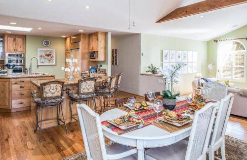 Del Rey Oaks House | 2100 m² House ∙ 6 guests