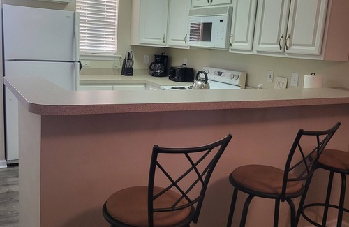 Rehoboth Beach Condo | 2103 Palms, 2-bedroom condo, Fall weekends still available at reduced rate