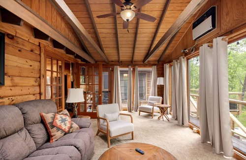 Berkeley Springs Cabin | 211 m² Cabin ∙ 5 bedrooms ∙ 14 guests
