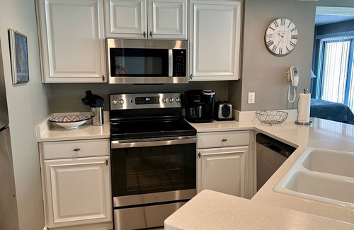 Palmetto Dunes Condo | 2117 Villamare, Beautiful Condo In Beachfront Complex near pickle ball courts.