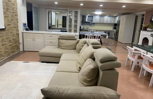 Yanji City Centre Apartment | 212 m² Apartment ∙ 3 bedrooms ∙ 12 guests