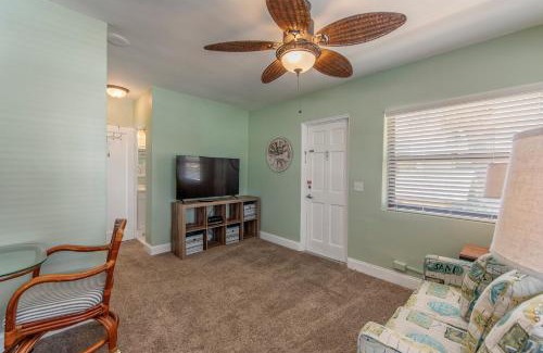 Madeira Beach House | #212 Surf Song Resort