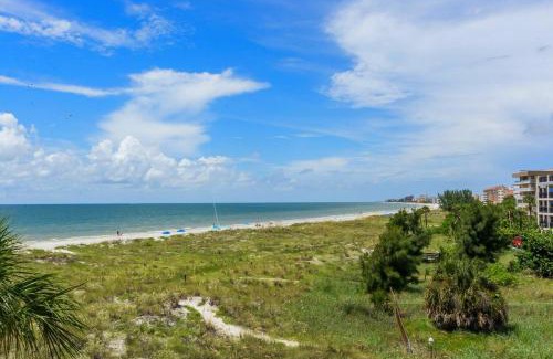 Madeira Beach House | 213 Madeira Norte Condo
