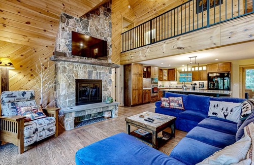 West Alton Ski Chalet | 214 m² Chalet ∙ 4 bedrooms ∙ 10 guests