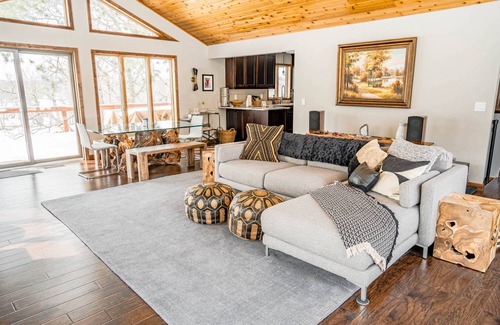 Somerset House | 214 m² House ∙ 3 bedrooms ∙ 8 guests