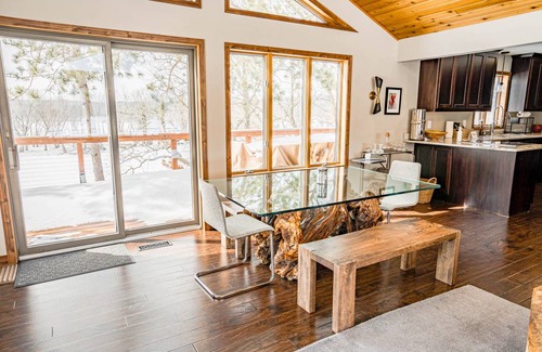 Somerset House | 214 m² House ∙ 3 bedrooms ∙ 8 guests