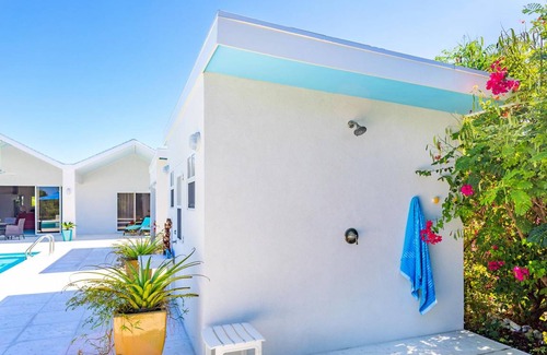 Long Bay House | 214 m² House ∙ 3 bedrooms ∙ 7 guests