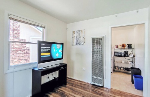 Redwood City Apartment | 214A - Cozy Studio with AC & Kitchen near Stanford