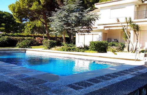 Calafat House | 215 m² House ∙ 4 bedrooms ∙ 10 guests