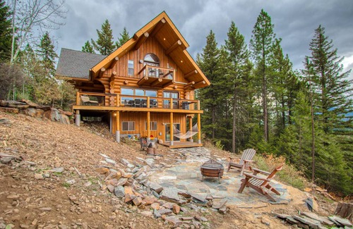 Sagle House | 215 m² House ∙ 4 bedrooms ∙ 8 guests