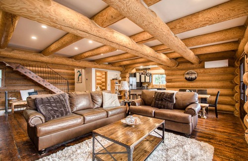 Sagle House | 215 m² House ∙ 4 bedrooms ∙ 8 guests