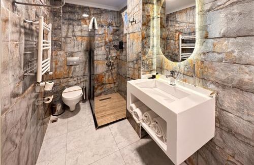 Kartal Hotel | 216 Eagle Palace Suite