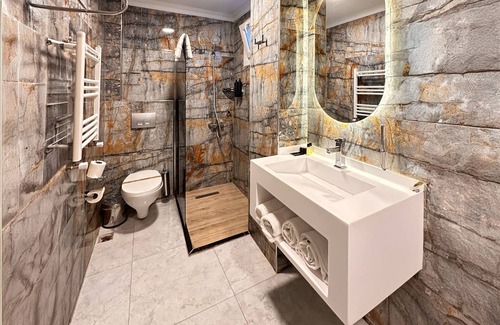 Kartal Hotel | 216 Eagle Palace Suite