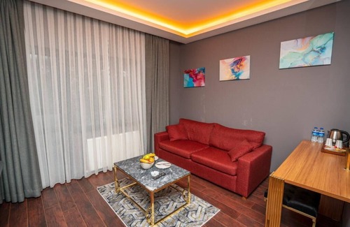 Kartal Hotel | 216 Eagle Palace Suite