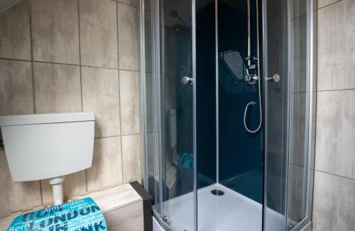 Uttel Apartment | 216 große Ferienwohnung Schwalbennest