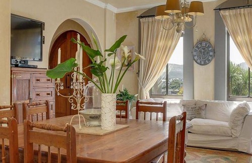 Capri House | 216 m² House ∙ 4 bedrooms ∙ 8 guests