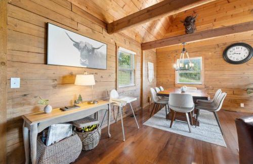 Indian Point House | 216 Ridge Lane