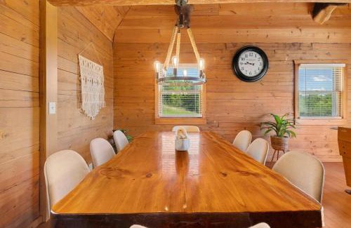 Indian Point House | 216 Ridge Lane