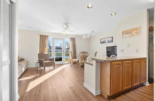 Surfside Beach House | 217 B1 Grand Palm Resort