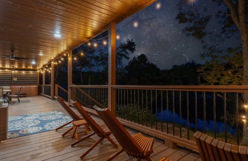Golden Cabin | 218 m² Cabin ∙ 3 bedrooms ∙ 16 guests