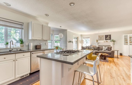 Raleigh Hills House | 219 m² House ∙ 3 bedrooms ∙ 6 guests