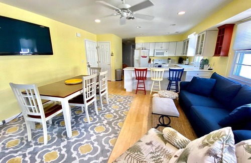 Rehoboth Beach Condo | 21D Maryland Gardens, Rehoboth Beach, Delaware