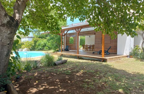 Black River House | 21LG Ilot Fortier M Sea Front and Swimming pool