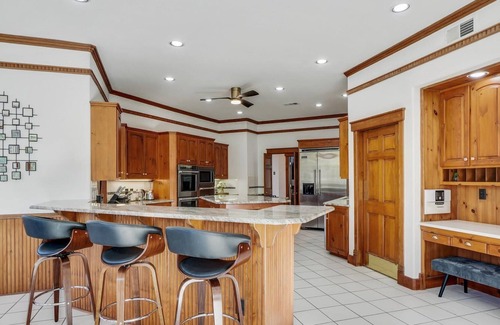 Garland House | 22-Acres Mansion | Pool, Party Venue, Games & More