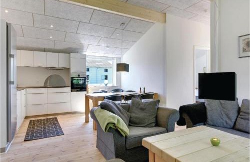 Henne House | 22-Bedroom Holiday Home In Henne