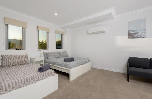 Exmouth House | 22 Cooyou Close