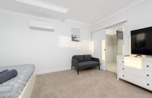 Exmouth House | 22 Cooyou Close