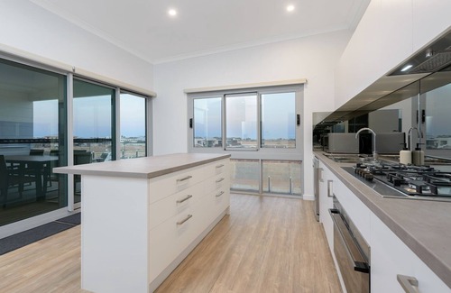 Exmouth House | 22 Cooyou Close - Perfect Little Get Away