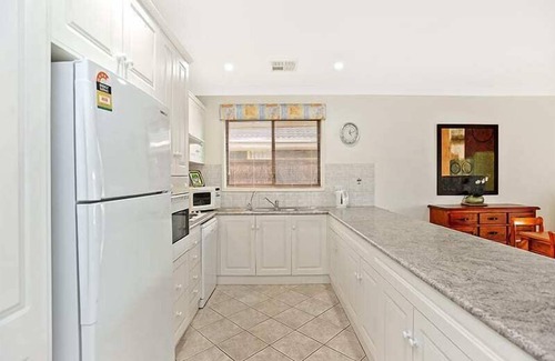 Encounter Bay House | 22 Lakeside Cct - Spacious Lakefront Home