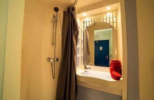 Saint-Etienne-de-Tinee Hotel | 22 m² Hotel ∙ 2 bedrooms ∙ 5 guests