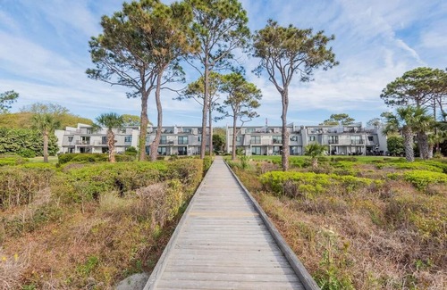 Hilton Head Island Condo | 22 Ocean Club - 2 Bedroom Oceanfront Condo, courtyard view!