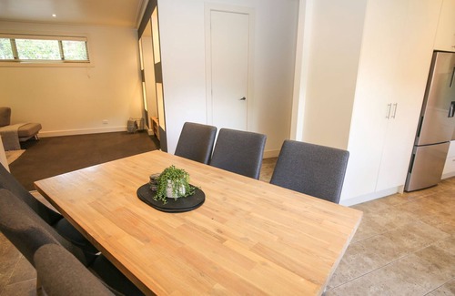 Bright House | 22 RIVERSIDE : Bright