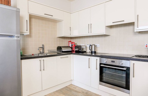 Salcombe Cottage | 22 THE SALCOMBE, family friendly, with pool in Salcombe