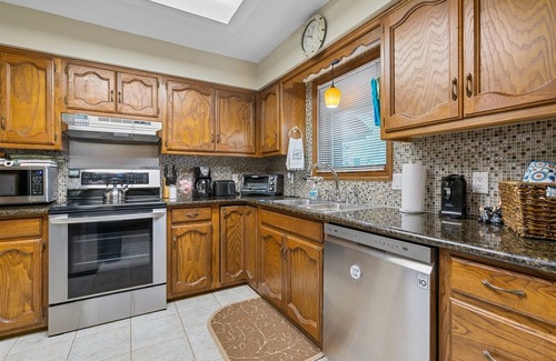 Hot Springs Village House | 22 Tomisa Lane - A nicely furnished one level, two bedroom, two full bath town