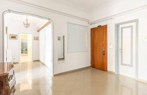 Kypseli Apartment | 220 m² Apartment ∙ 5 bedrooms ∙ 10 guests