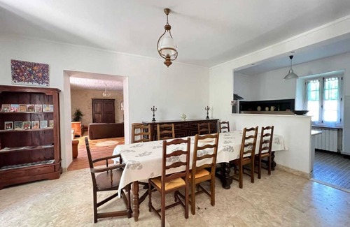 Pomas House | 220 m² Gîte ∙ 5 bedrooms ∙ 8 guests