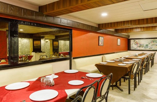 Navrangpura Hotel | 220 m² Hotel ∙ 5 guests