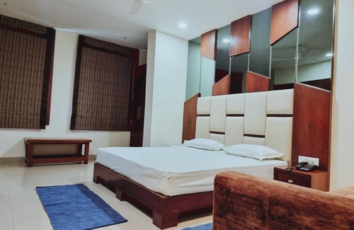 Gwalior Hotel | 220 m² Hotel ∙ 3 guests