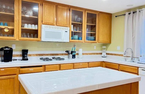 North Las Vegas House | 220 m² House ∙ 4 bedrooms ∙ 16 guests