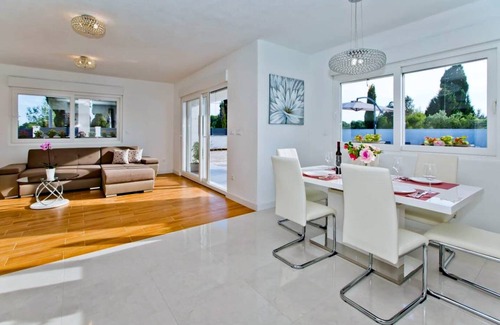 Bogomolje House | 220 m² House ∙ 3 bedrooms ∙ 8 guests